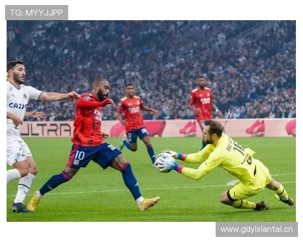 法甲各队比赛进攻表现分析:高压逼抢与长传快打之争 法甲各队比赛进攻表现分析:高压逼抢与长传快打之争