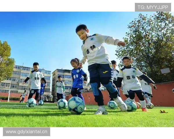 足球运动中的快速反应与应对能力 足球运动中的快速反应与应对能力