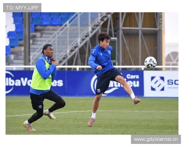 法甲俱乐部与品牌合作新闻发布