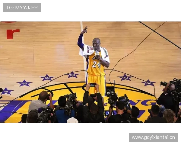 科比领衔传奇时刻回顾 FIBA世界杯赛场上的永恒之星 科比领衔传奇时刻回顾 FIBA世界杯赛场上的永恒之星