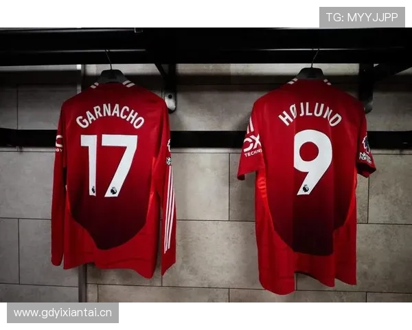 重温绿茵荣耀记忆里的90世界杯冠军球衣传奇风采与激情交织的经典象征 重温绿茵荣耀记忆里的90世界杯冠军球衣传奇风采与激情交织的经典象征